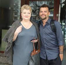 Plotek ma dowody, że nie jest to do końca prawda. Michal Pirog Z Mama W Vivie O Coming Oucie Zawstydzilam Sie Bardziej Niz On Przylapala Go