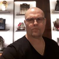 Jan Whitley's Instagram, Twitter & Facebook