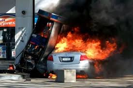 Bahan bakar cair diklasifikasikan menjadi 2, yaitu : Belajar Dari Kasus Terbakarnya Mobil Saat Isi Bahan Bakar