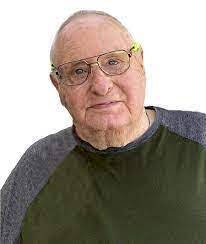 Tracy Buhr's Instagram, Twitter & Facebook