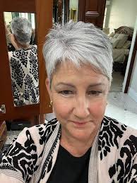 Looking to get my husband a cut like this today was wondering who's the  best to go to for this??