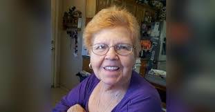 Leslie Mansfield's Instagram, Twitter & Facebook