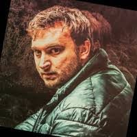 Elliot Burns's Instagram, Twitter & Facebook