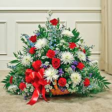 The composition of 25 red and white roses looks harmonious and balanced thanks to the spiral assembly. Red White Blue Mixed Fireside Basket Baskets