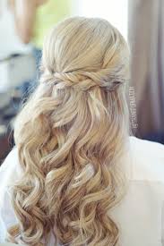 And the first hairstyle which comes to mind encompassing all the three qualities is the half up half down. Wedding Hairstyles Half Up Half Down Half Up Half Down Bridal Hair Wedding Hair Bride Wedding Hairstyles Wedding Lande Leading Wedding Magazine Ideas Inspirations The Hottest New Wedding Trends