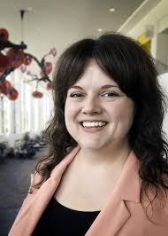 Erin Jepson's Instagram, Twitter & Facebook