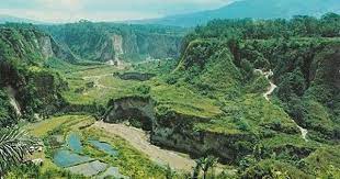 Sianok Grand Canyon Ngarai Sianok In Bukittinggi West Sumatera Bukittinggi Cool Places To Visit Asia Travel