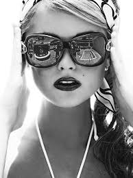 black and white photography おしゃれまとめの人気アイデア pinterest ni evani ファッションフォトグラフィー サングラス イラスト レディ