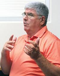 Maciel stresses opportunities, bristles at opponent's tactics