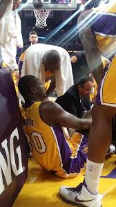 Julius randle on what he's still working on: Laker Nation Kobe Bryant Consoles Injured Julius Randle Photo Via Espn S Beto Duran Https Twitter Com Duransports Status 527328520549445632 Facebook