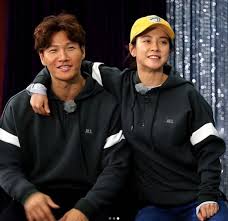 One man i do not own the song. Pd Of Running Man Says Kim Jong Kook And Song Ji Hyo Often Hang Out Together In Real Life