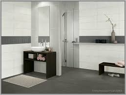 Anthrazit Bad Mit Mosaik Badezimmer Schwarz Weis Mosaik Http Homeaccesoriesideas Com Anthrazit B Badezimmer Fliesen Grau Badezimmer Grau Badezimmer Fliesen
