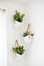 planten voor in de badkamer interieur insider hangplant groene badkamer planten
