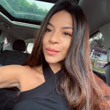 Sara Galvez's Instagram, Twitter & Facebook