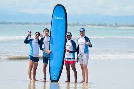 beginner surfing group lessons seminyak indonesia