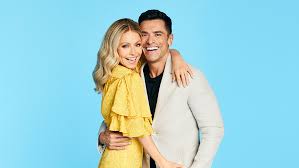 Kelly Ripa and Mark Consuelos