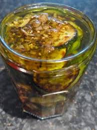 Eingelegte Zucchini In Wurzigem Condimento Bianco Mit Honig Ingwer Und Olivenol Zucchini Einlegen Rezepte Einmachrezepte