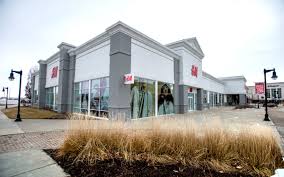 Stores close early on christmas eve and on new year's eve. H M Closing At Shoppes At Grand Prairie