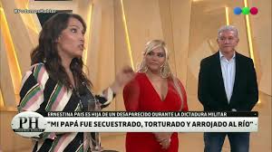 La conductora ernestina país y el músico joaquín levinton estarían viviendo un romance apasionado.la pareja fue vista en varios eventos juntos, según contaron los periodistas lio pecoraro y pablo montagna. Telefe Ernestina Pais Hablo De La Desaparicion De Su Padre Podemos Hablar Facebook
