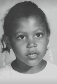 Would anyone be able to make this picture more clearer please Either keep  it black & white or coloured thankyou 🙏