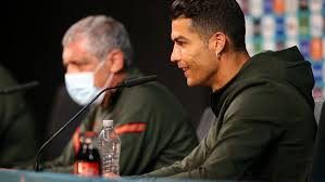@diariodiez #cristiano #ronaldo #cocacola #agua #portugal #euro •••. Coca Cola Pierde 4 000 Millones De Dolares El Dia Que Cristiano Ronaldo Retira Las Botellas Durante Una Rueda De Prensa Video Rt