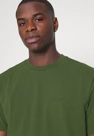 Levi's olive store green t shirt