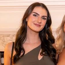 Thrilled to say I've passed my MA in International Journalism with  Distinction! Studying at Swansea University was an absolute dream and I'm  so proud of everything myself and my friends have… |