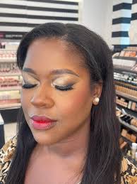 Merry Christmas and Happy New years Guys!🥳 ❗️I have availability for  Makeup appointments