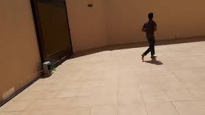 تنظيف بلاط الحوش في الرياض 0502188334 تلميع البلاط والرخام السيراميك وتلميع السلم تلميع جدران الرخام Youtube