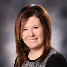 Elizabeth Oman's Instagram, Twitter & Facebook