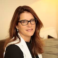 Jackie Macleod's Instagram, Twitter & Facebook