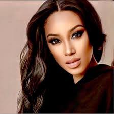 Yanet Herrera's Instagram, Twitter & Facebook