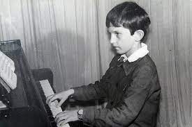 Maybe you would like to learn more about one of these? Kuzma Skryabin Biografiya Foto Lichnaya Zhizn Pesni Smert 24smi