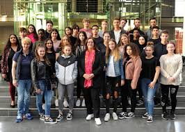 1906 zog die schule in das gebäude um, in dem sich heute das neg befindet; Velberter Gesamtschule Besucht Den Bundestag In Berlin Kerstin Griese Mdb