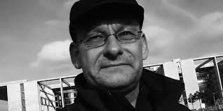 Rüdiger hoffmann verbringt aktuell viel zeit zu hause. Der Mikrokosmos Von Reichsburger Rudiger Hoffmann Antifa Koordination Lubeck