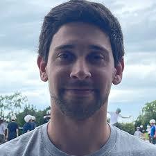 Brett Swartz's Instagram, Twitter & Facebook