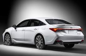 Estimated epa combined range is between 28 and 29 mpg for the camry. 2019 Toyota Camry Vs 2019 Toyota Avalon