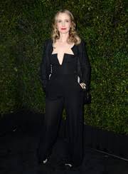Julie delpy is the debut album by actress/musician julie delpy. Julie Delpy Style Fashion Looks Stylebistro