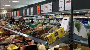 Το rapid test αντιγόνων που πωλείται στα ράφια των γερμανικών σούπερ μάρκετ, παρουσίασε στην τηλεόραση του σκαϊ και την εκπομπή «αταίριαστοι», η δημοσιογράφος… Lidl Supermarket Soyper Market Lintl Youtube