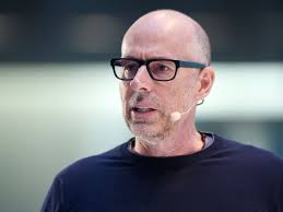 'my mom is my biggest hype fan,' gushed nikki, who attends the university of kansas and is from kansas city, missouri. Scott Galloway Talks New Book The Algebra Of Happiness On Kara Swisher Podcast Vox