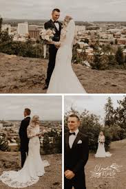 5 Reasons Why You Should Do A First Look For Your Wedding Photos In 2020 Wedding Picture Poses Groom Reaction Wedding Photography Bride