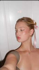 Laura Behrendt (punktsternchenirgendwas)