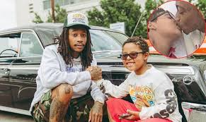 His stage name, wiz, is short for wisdom. wiz is the son of peachie wimbush and laurence thomaz, who were in the u.s. Rapper Wiz Khalifa Dragged For Kissing Son On The Lips In Video