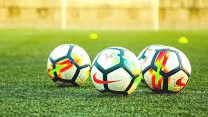 Fotbalul este un sport de echipă ce se dispută între două echipe alcătuite din 11 jucători fiecare. AlimentaÈ›ia JucÄƒtorilor De Fotbal Inainte Si DupÄƒ Meci Nutritiesportiva Ro