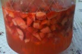 Klassische Bowle Mit Erdbeeren Rezept Rezept Erdbeerbowle Rezepte Erdbeerbowle Bowle