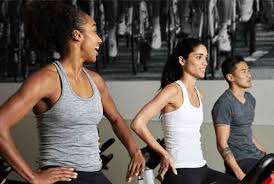 Mengecilkan perut hanya dalam seminggu? 5 Jenis Olahraga Malam Yang Boleh Kamu Lakukan