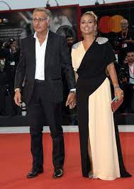 Notizie, foto e video su sonia bruganelli, tutti gli aggiornamenti il messaggero. Davide Bonolis Il Figlio Maschio Di Paolo Bonolis E Sonia Bruganelli Anni David Maschere Figli