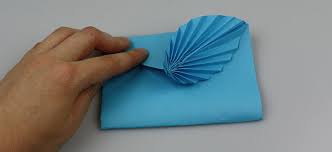 Achte darauf, die farbige seite nach unten zu haben, wenn du einen farbigen umschlag möchtest. Alternative Zur Grusskarte Brief Schon Falten