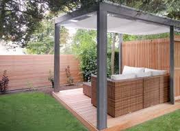 Die freizeit spielt sich die meiste zeit an der frischen luft ab und niemand möchte dabei. Moderne Gartenlaube Pergola Mit Sichtschutz Walli Wohnraum Garten