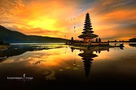 Pura ulun danu bratan, a water temple situated on the banks of river bratan turkey: Pura Ulun Danu Bratan Bali Amazing Places